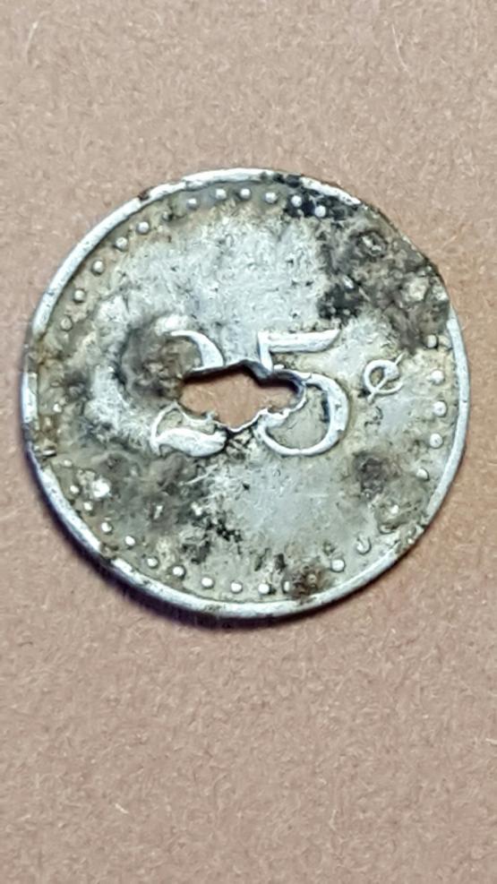 Glomawr, Kentucky &quot;G.L Combs and Co.&quot; 25 cent scrip.  Submitted by Patrick Hale and found while metal detecting on an old homesite in Perry County, KY.  Unknown company, any information about its history is welcomed.